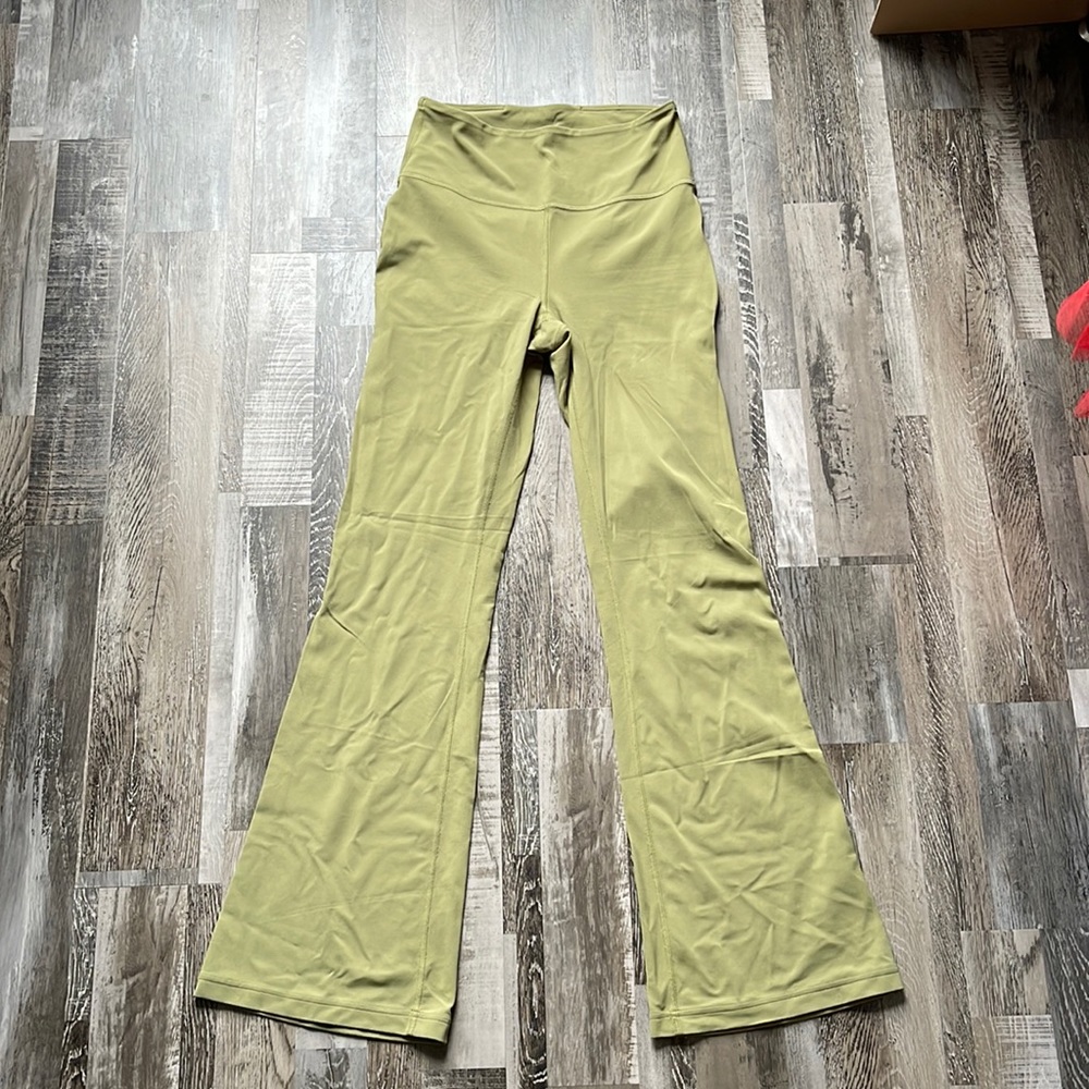 Lululemon Groove High Rise Yoga Flared Pant | Women’s Flare Bottom Sweat Pants